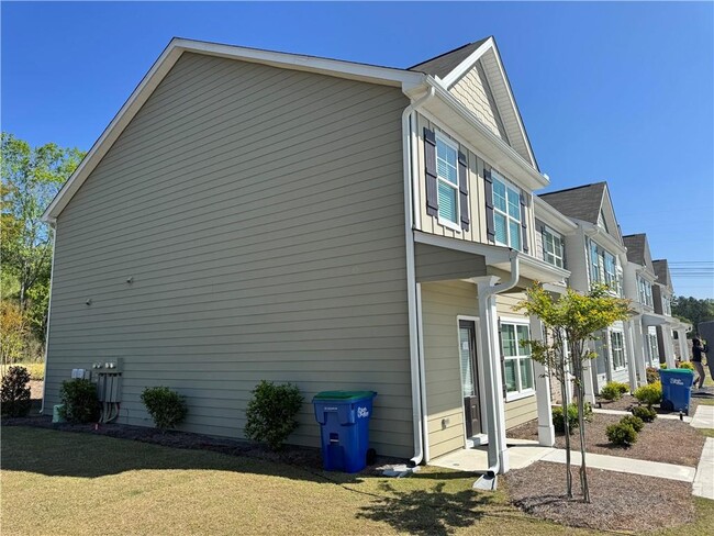 6093 Mallory Ridge in Union City, GA - Building Photo - Building Photo