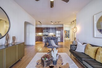 The Pradera in Richardson, TX - Foto de edificio - Building Photo