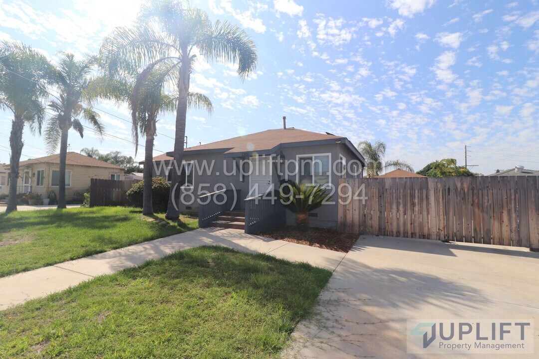 1205 Peach Ave in El Cajon, CA - Building Photo