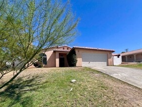 66028 Mission Lakes Blvd in Desert Hot Springs, CA - Building Photo - Building Photo