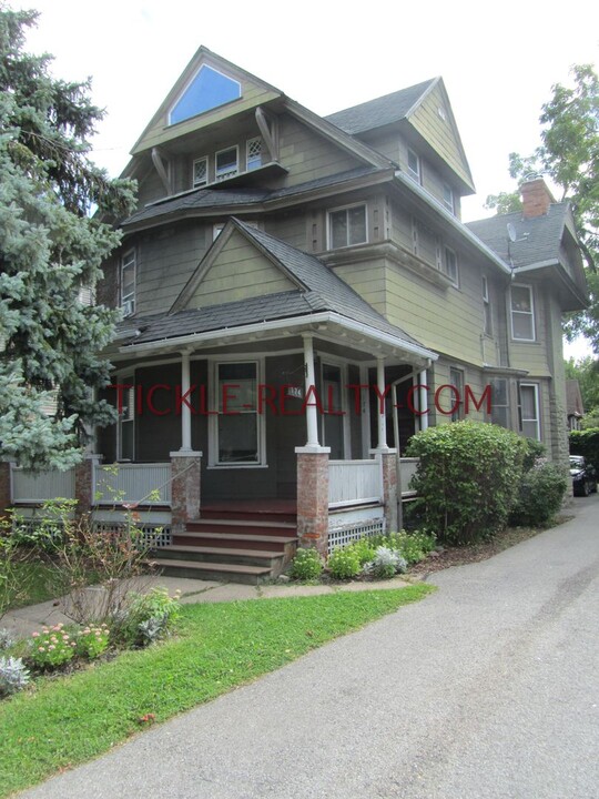 174 N Goodman St in Rochester, NY - Foto de edificio