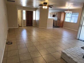 49739 Road 426 in Oakhurst, CA - Building Photo - Building Photo