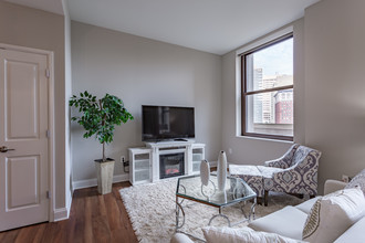 The Terminal Tower Residences in Cleveland, OH - Foto de edificio - Interior Photo