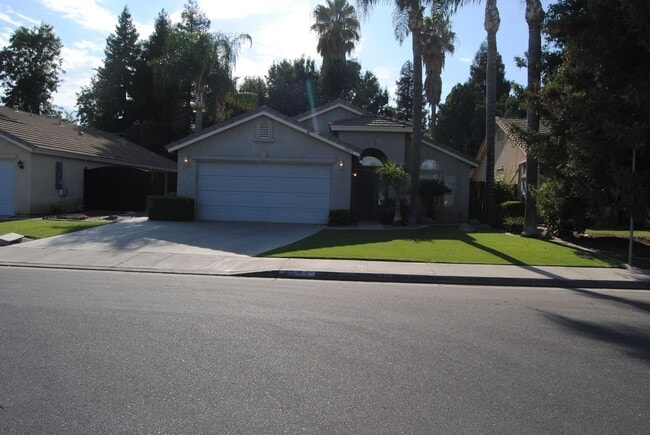 property at 3025 Starside Dr