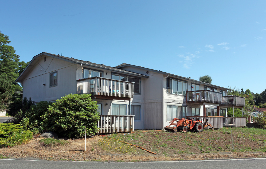 1120 Browns Point Blvd NE in Tacoma, WA - Building Photo