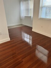 17500 NW 67th Ct in Hialeah, FL - Building Photo - Building Photo