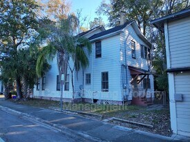 237 SW 2nd Pl in Gainesville, FL - Building Photo