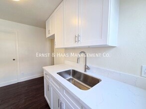 5544 Atlantic Ave in Long Beach, CA - Building Photo - Building Photo
