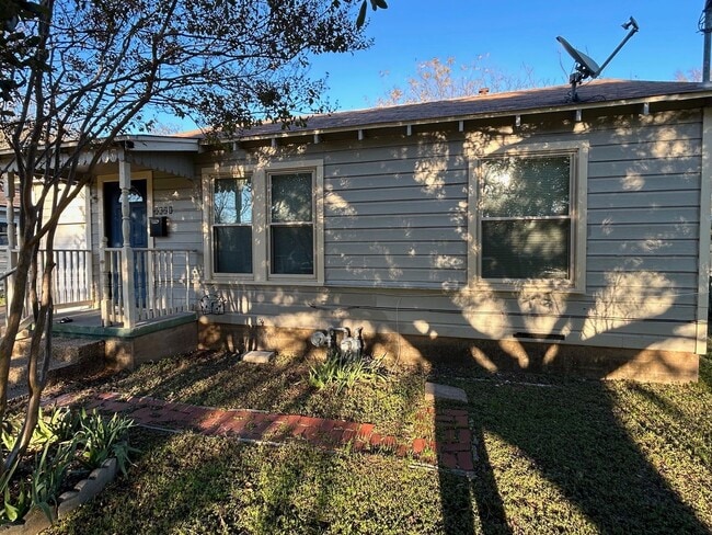 property at 3621 N 26th St