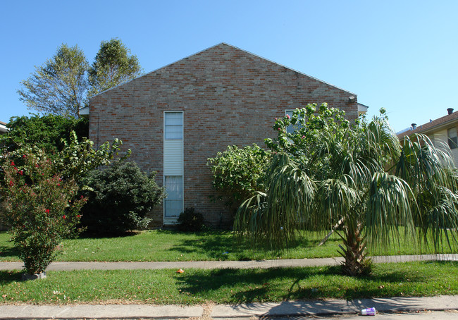 3664 Martinique Ave in Kenner, LA - Foto de edificio - Building Photo