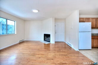 638 Cove Rd in Stamford, CT - Building Photo - Building Photo