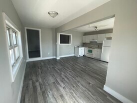 446 Walnut St, Unit Unit B in York, PA - Building Photo