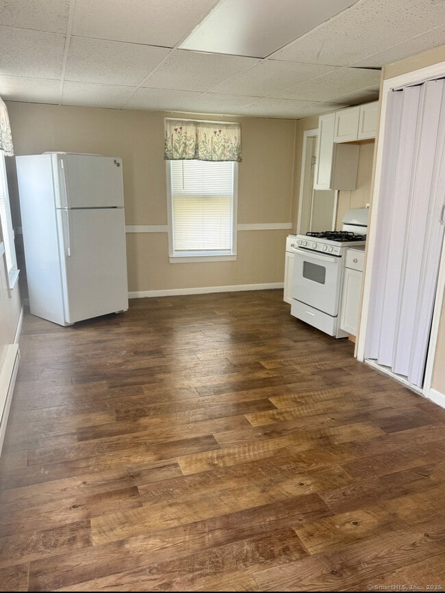 property at 136 S Colony St