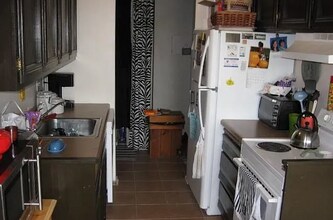 1006 Westbrooke Way, Unit 1 in Hopkins, MN - Building Photo - Building Photo