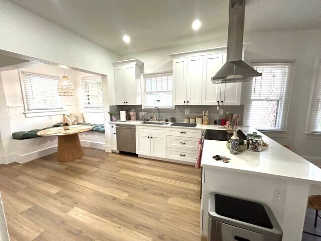 2527 Highland St S in St. Petersburg, FL - Building Photo - Building Photo