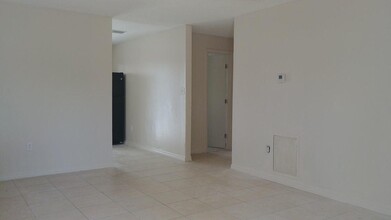 951 Fra-Mar Pl-Unit -B in Fort Pierce, FL - Building Photo - Building Photo
