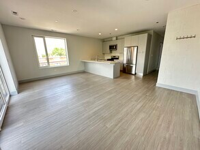 6355 N Glenwood Ave in Chicago, IL - Building Photo - Building Photo