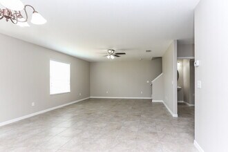 1625 Climbing Dayflower Dr in Ruskin, FL - Building Photo - Building Photo