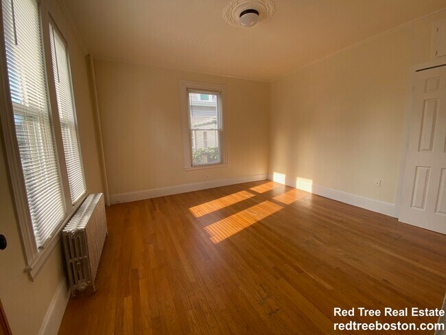 22 Eastburn St, Unit 22 in Boston, MA - Building Photo - Building Photo