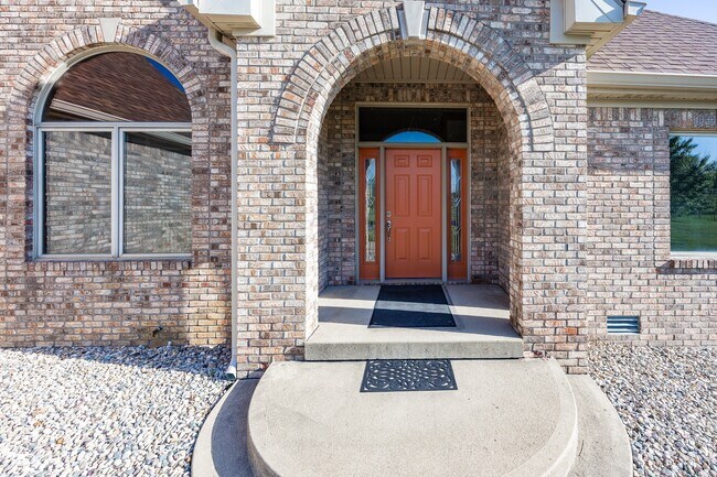 256 W Brookville Rd in Fountaintown, IN - Building Photo - Building Photo