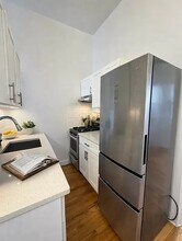 126 Elizabeth St, Unit 25 in New York, NY - Building Photo - Building Photo