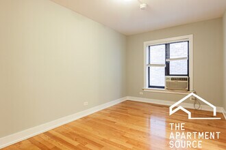 2907 N Mildred Ave, Unit O1 in Chicago, IL - Building Photo - Building Photo