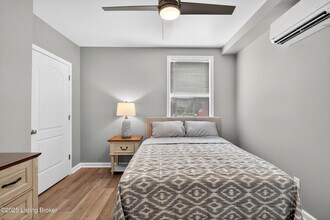 1537 W Market St in Louisville, KY - Building Photo - Building Photo