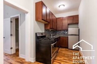 4635 N Paulina St, Unit 204 in Chicago, IL - Building Photo