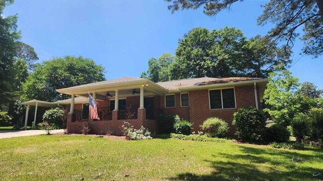 203 Springdale Dr