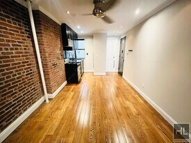 West 52nd Street, Unit 8D in New York, NY - Building Photo