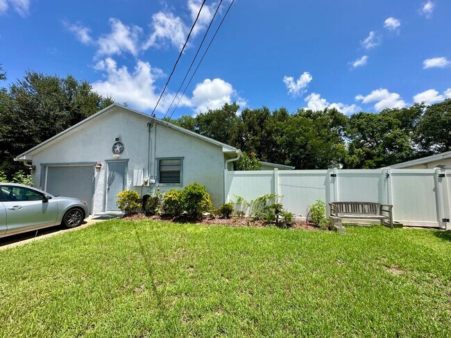 11501 Churchill St in Orlando, FL - Foto de edificio - Building Photo