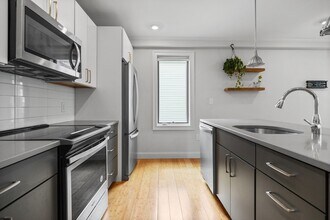 80 Everett St in Boston, MA - Building Photo - Building Photo