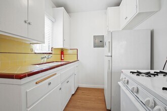 422 Hill St, Unit 10 in Santa Monica, CA - Building Photo - Building Photo