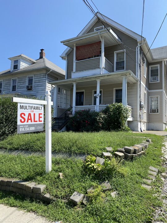 669 Highland Ave in Peekskill, NY - Building Photo