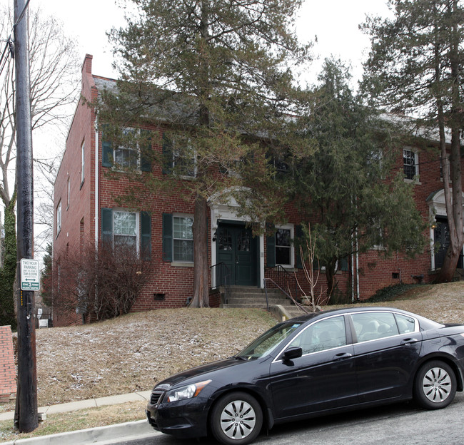 2639 41st St NW in Washington, DC - Building Photo - Building Photo