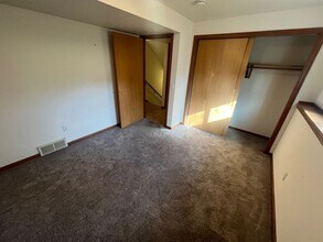 910 N Clover Ln in Cottage Grove, WI - Building Photo - Building Photo