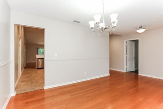 14090 Crestwick Dr W in Jacksonville, FL - Building Photo - Building Photo