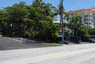 10084 W Bay Harbor Dr in Bay Harbor Islands, FL - Building Photo - Building Photo