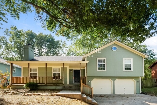 property at 18109 E 31st Terrace Dr S