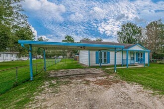 20372 Oakshade Dr in New Caney, TX - Building Photo - Building Photo