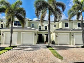 1335 Mariposa Cir in Naples, FL - Foto de edificio - Building Photo