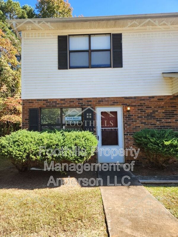 property at 108 Woodland Dr