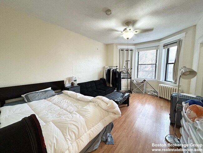 39 Hemenway St, Unit 25