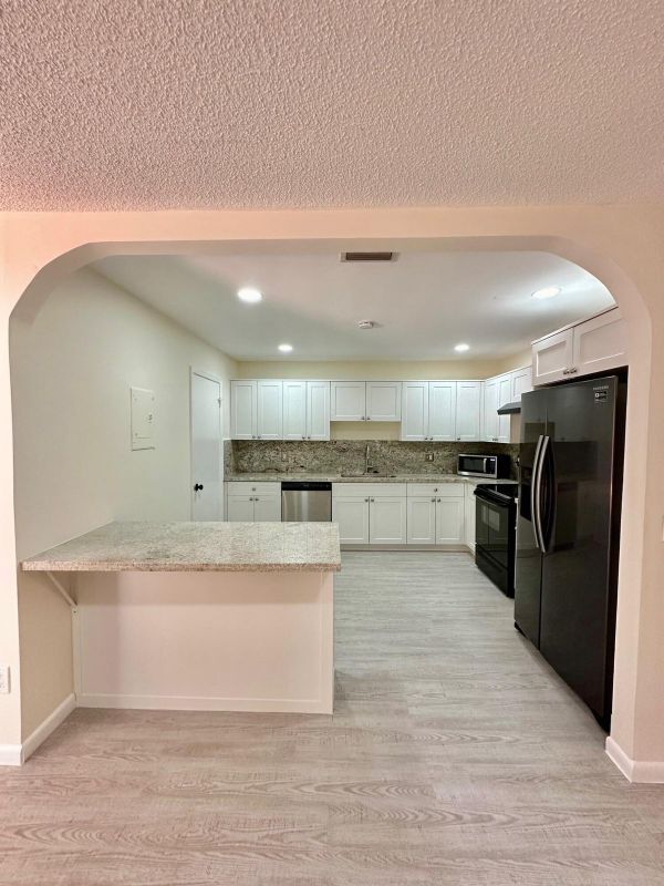 8076 Ambach Way in Hypoluxo, FL - Foto de edificio - Building Photo