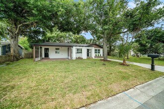 3812 W Rogers Ave in Tampa, FL - Building Photo - Building Photo