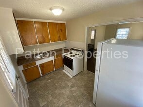 239 Pineneedle Rd in Columbia, SC - Building Photo - Building Photo