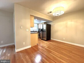 12012 Golf Ridge Ct in Fairfax, VA - Building Photo - Building Photo