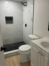 1120 H Ave in Plano, TX - Foto de edificio - Building Photo