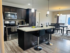 1351 Blazingstar Ln in Sun Prairie, WI - Building Photo - Building Photo