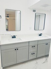 5860 NW 44th St in Lauderhill, FL - Building Photo - Building Photo